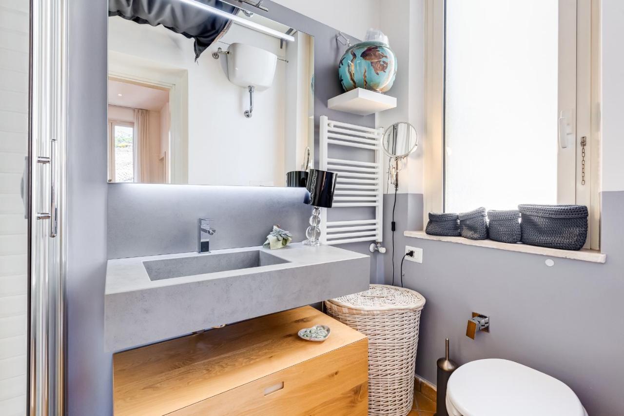 Colosseum Terrace Apartment Рим Экстерьер фото